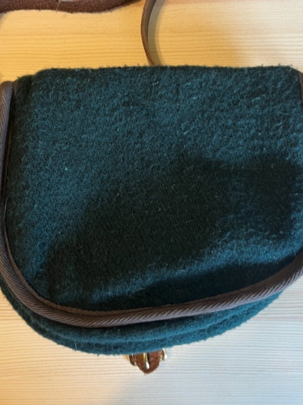 Classic Wool Small Shell Purse - Picture 4 of 6